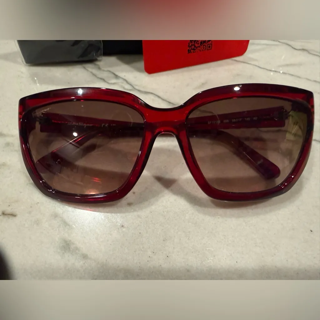 Salvatore Ferragamo SF1018S Sunglasses in Crystal Wine with Grey Gradient Lenses - Image 3