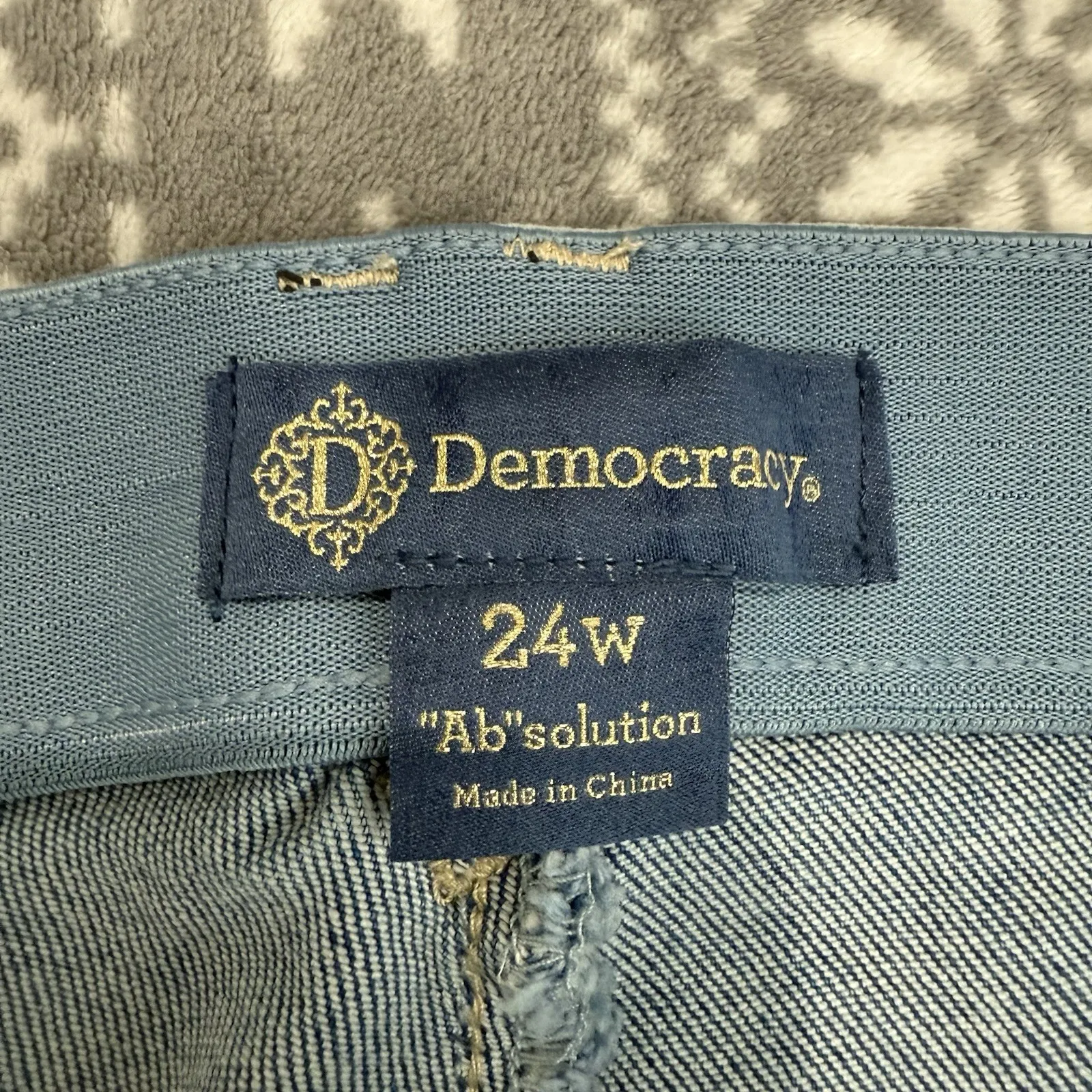 Democracy "Ab"solution Spliced Straight Leg Inside Step Frayed Hem Size‎ 24W - Image 4