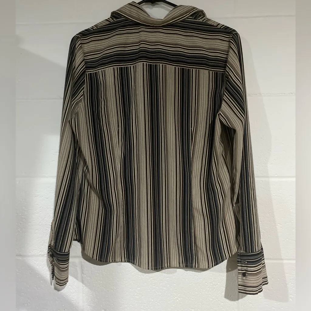 East 5th button down top medium - Image 2