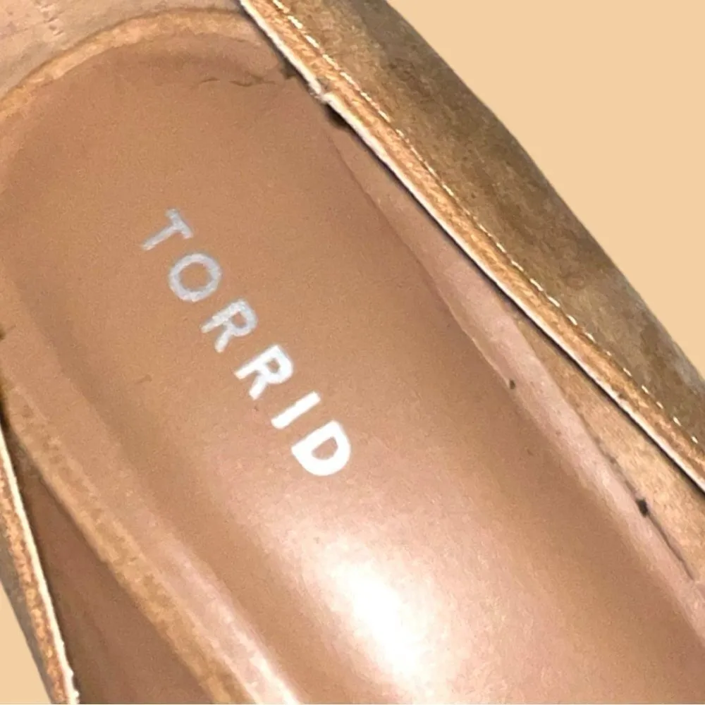 Torrid Carmel colored faux suede chunky heel shoes! - Image 6