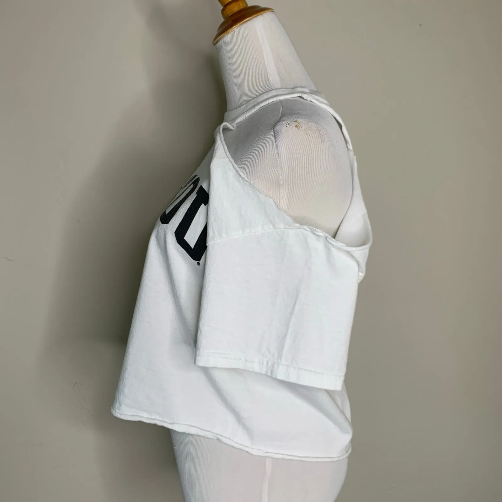 Mizzou White T Cold Shoulder T Shirt Sz Medium - Image 4