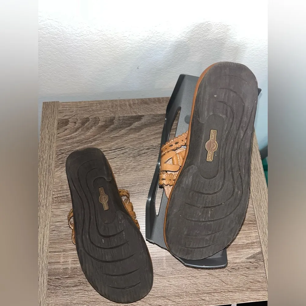 Earth Origins Tan Leather “Rita” Style Flip Flop Thong Sandals Slides Women 8M - Image 3