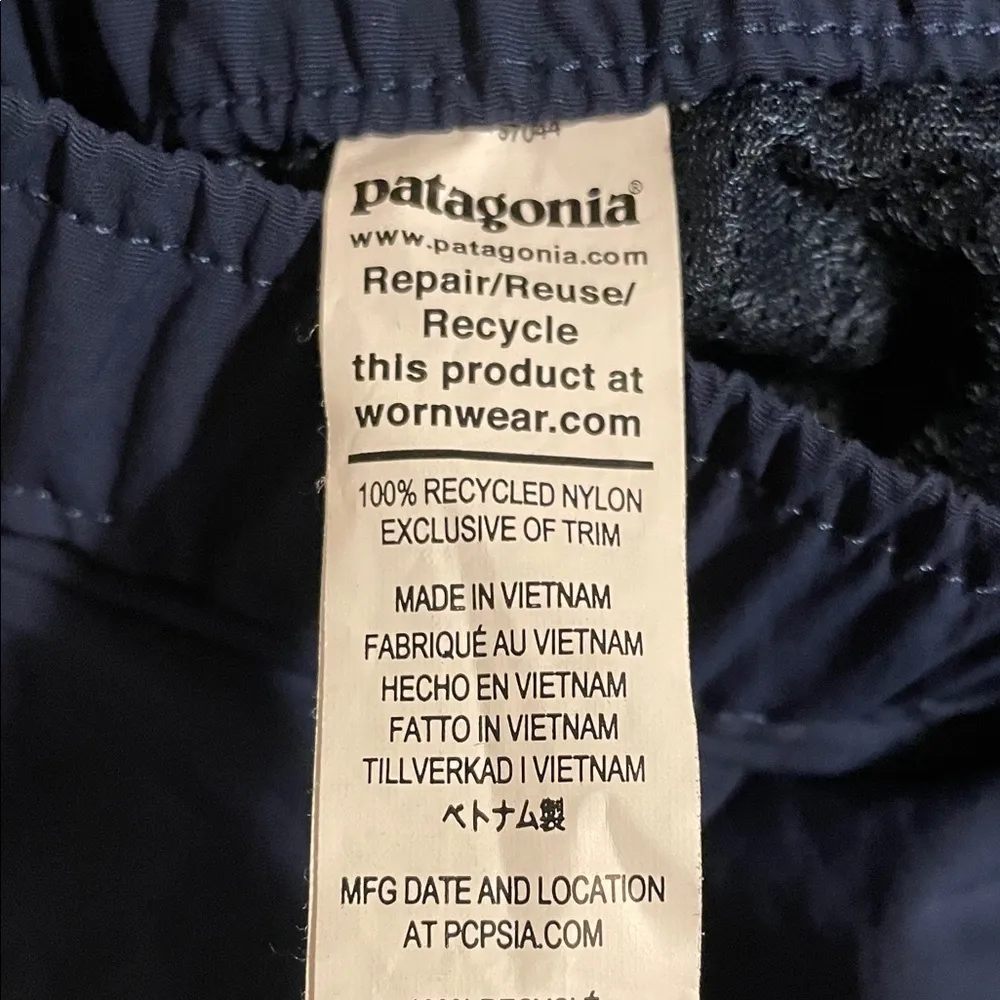 Patagonia Women's Dark Blue Shorts - Image 4