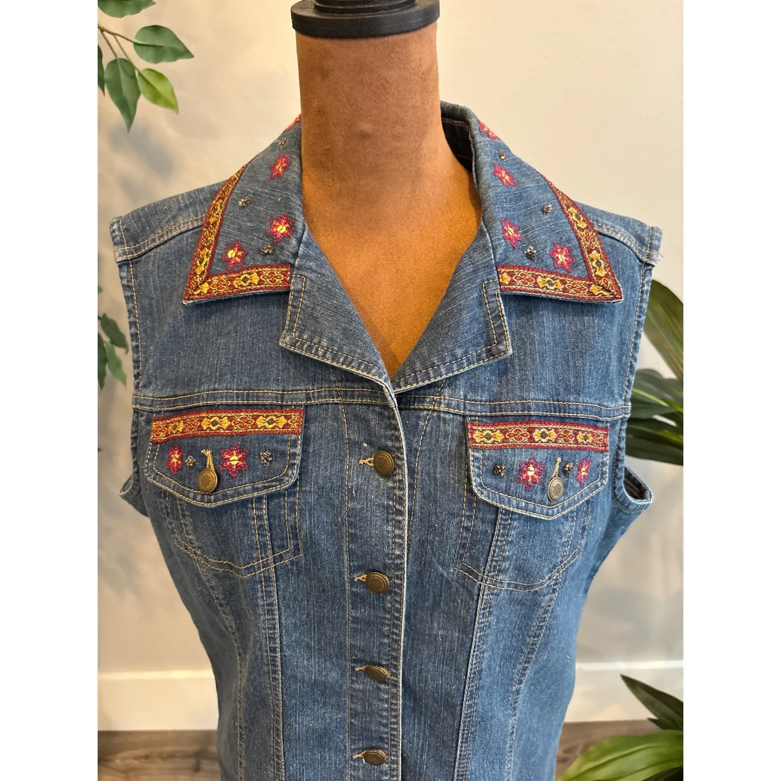 Alfred Dunner Womens Denim Vest Embroidered Collar Pockets Blue Size Small - Image 2