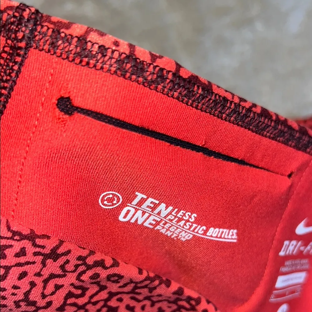 Nike Red Speckled Cropped Leggings‎ - Image 10