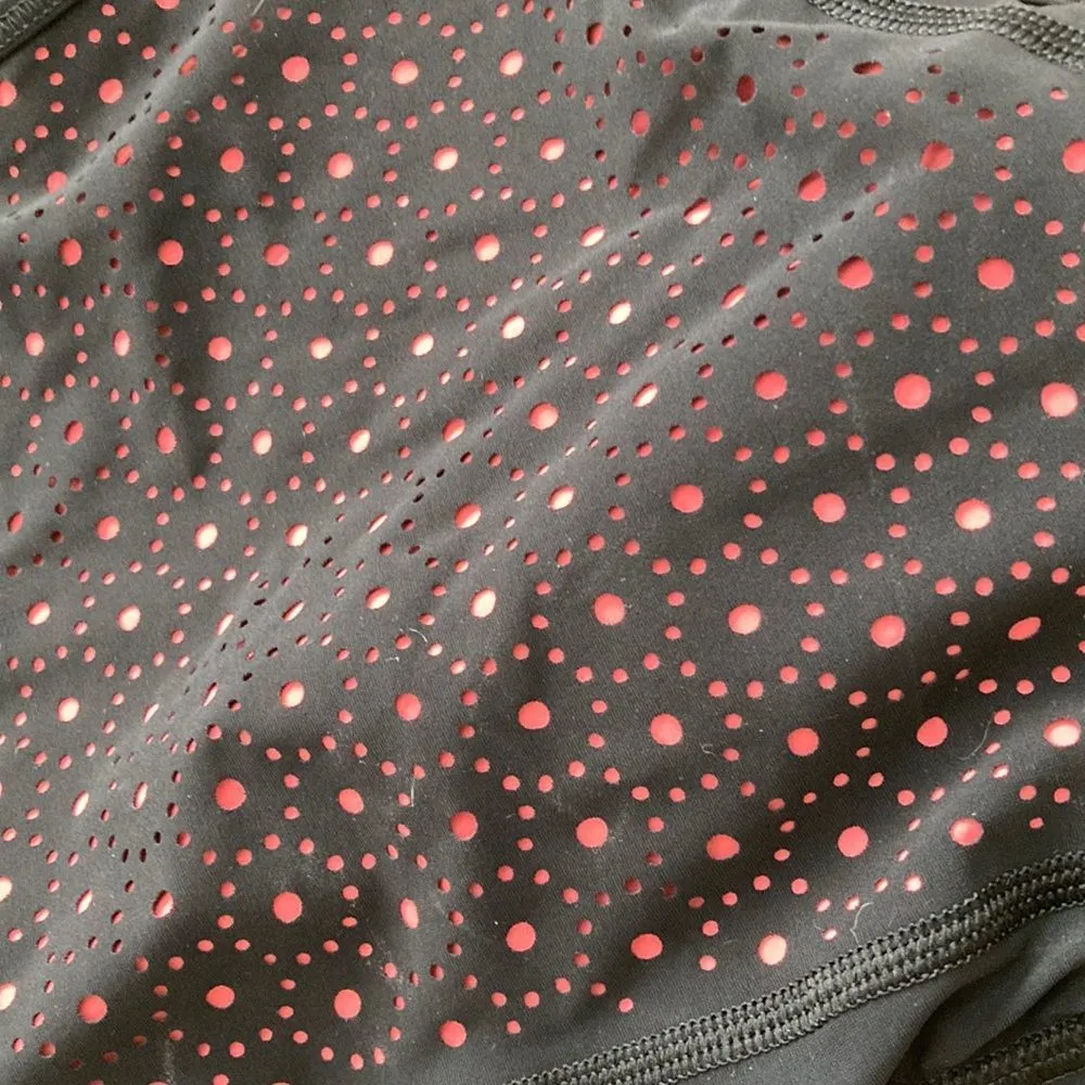 LULULEMON Colour Me Quick High Neck Sports Bra Light Support Size 4 Black EUC - Image 4