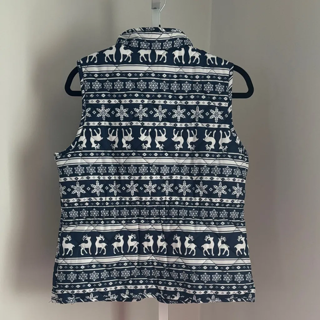 St John’s Bay Navy and White Reindeer Snowflake Quilted Puffer Vest Size Small - Image 2