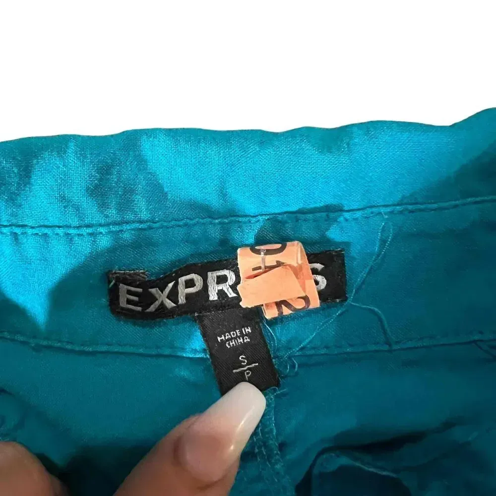 Express‎ Women's Turquoise Long Sleeve Collared Button-Up Shirt Size Small - Image 2