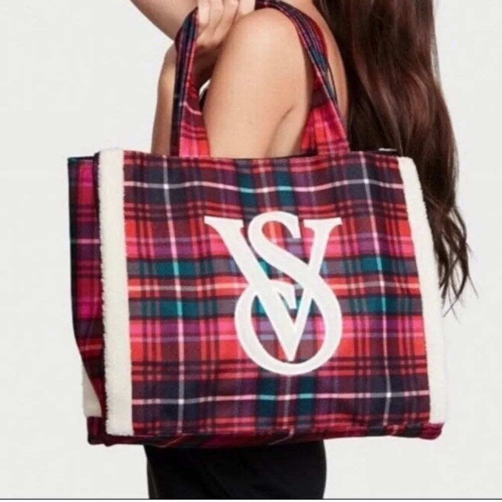 Victorias Secret Festive logo sherpa fleece tote Bag - Image 2