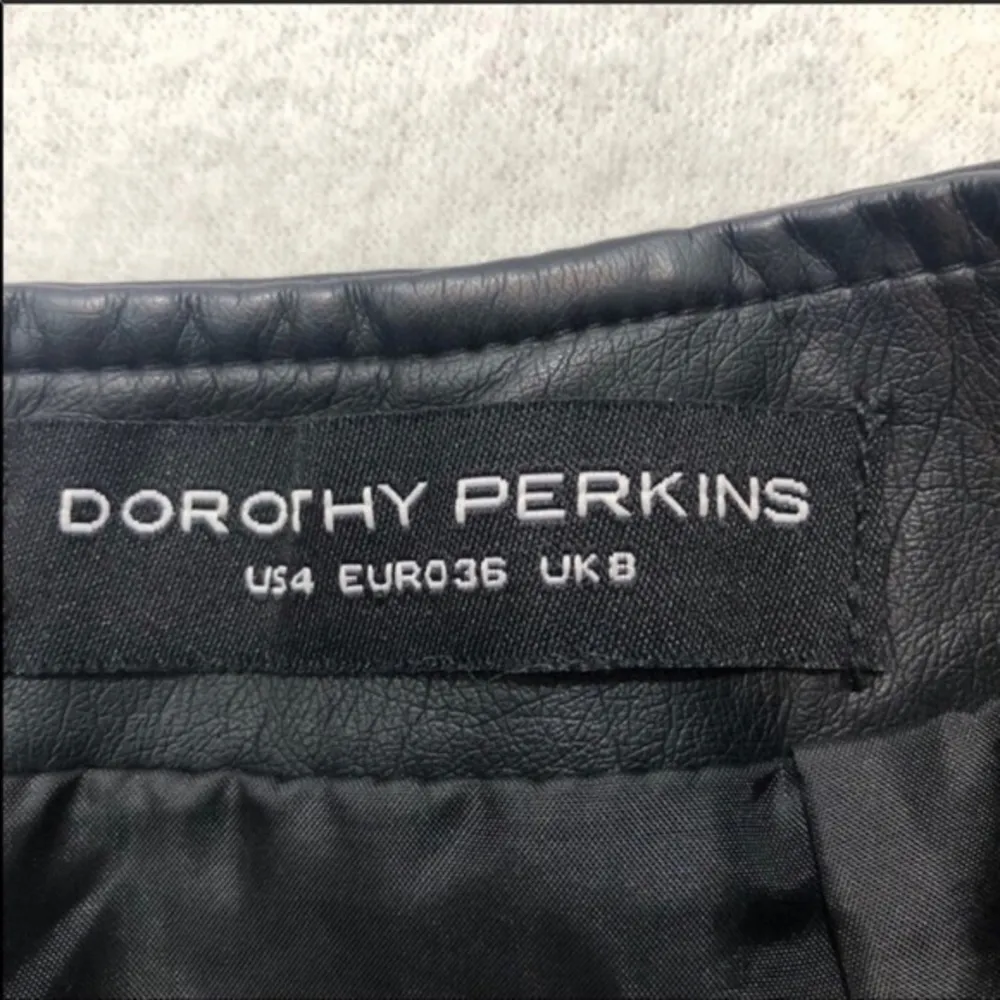 Dorothy Perkins Faux Leather Skirt Size 4 - Image 3