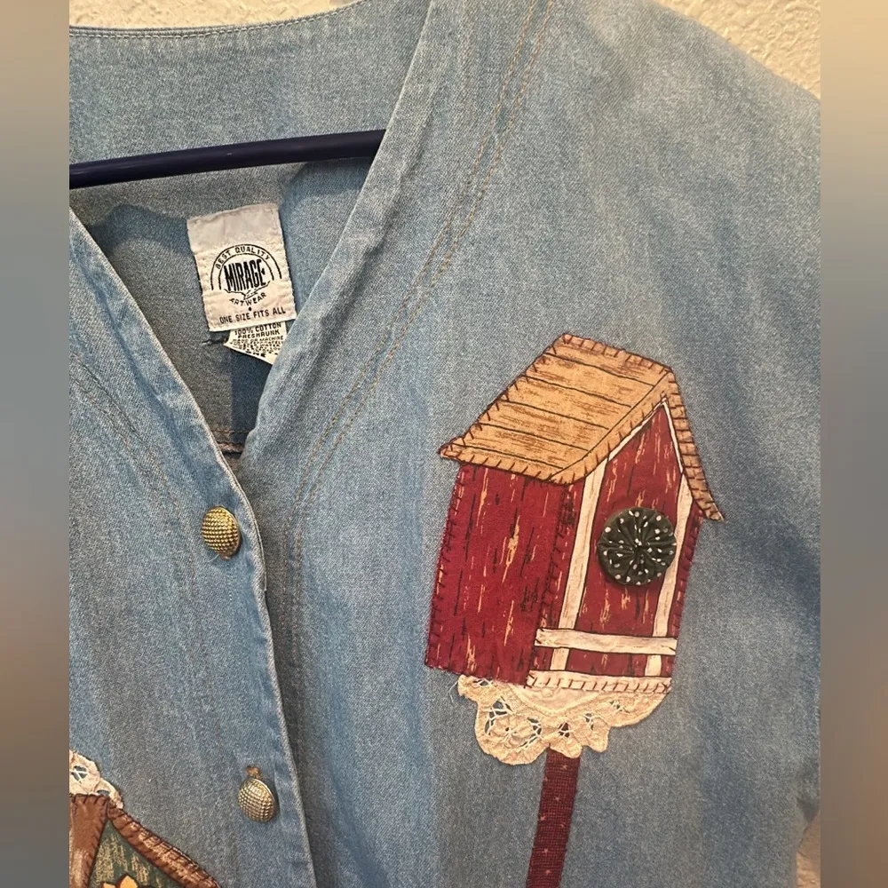 VTG 90s Chambray Denim Shirt Womens One Sz Bird House Embroidery Western Cottage Blue - Image 4