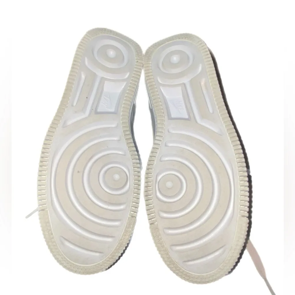 Air Force 1 Sage Low size 7.5 - Image 8