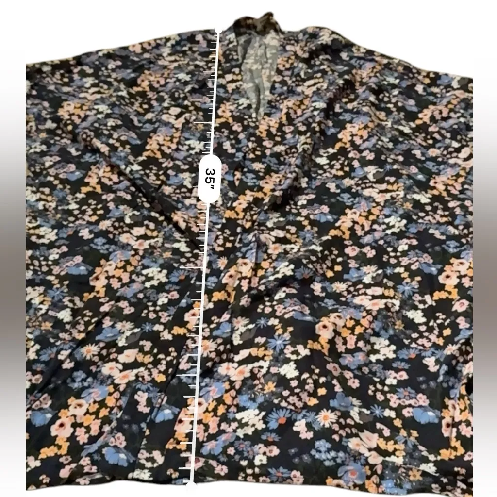 Aritizia Sunday Best Multicolor Floral Short Sleeve Oversized Long Cardigan S/M Black - Image 8