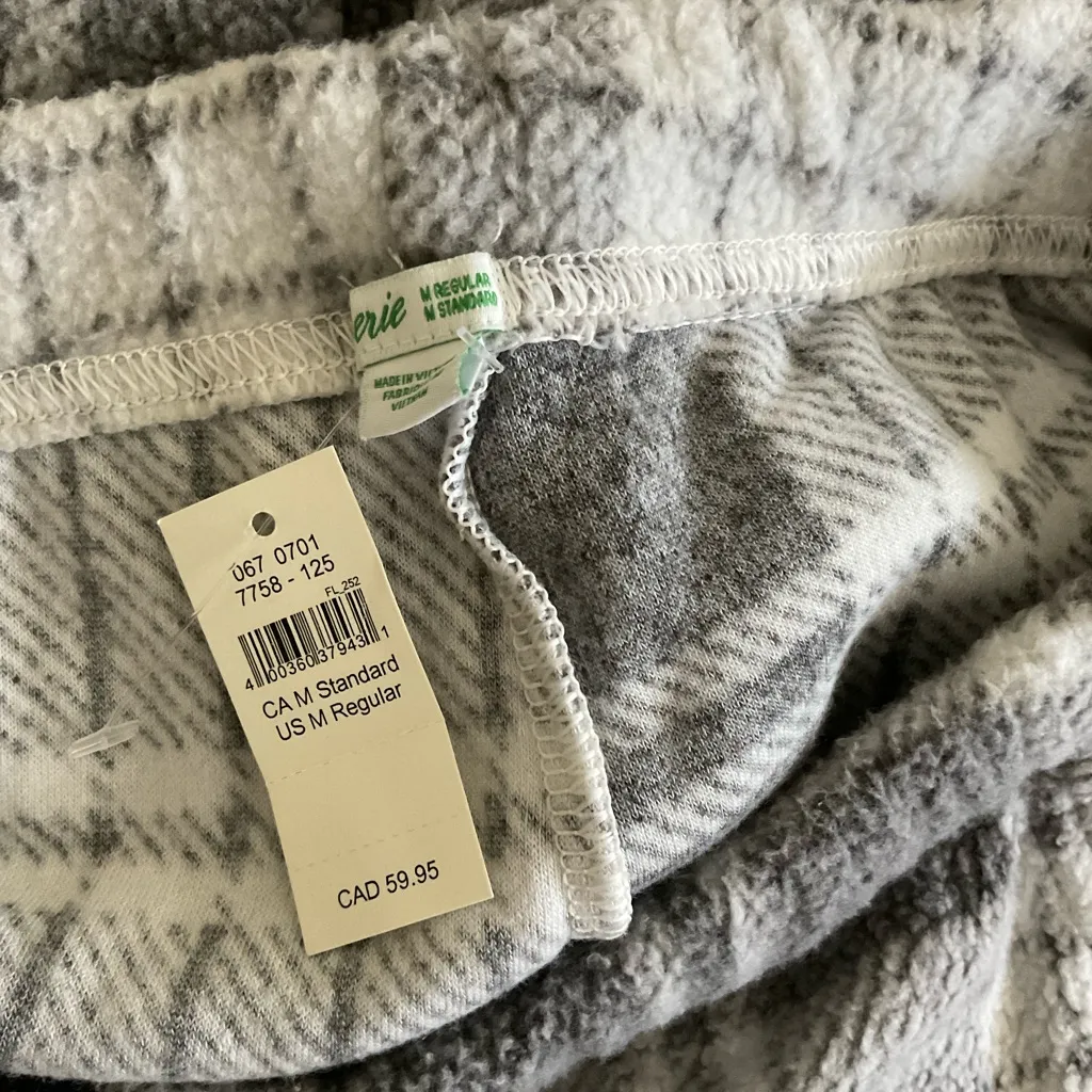 Aerie Snowed In Fleece Jogger Grey Plaid Lounge Pants Size Medium - Image 2