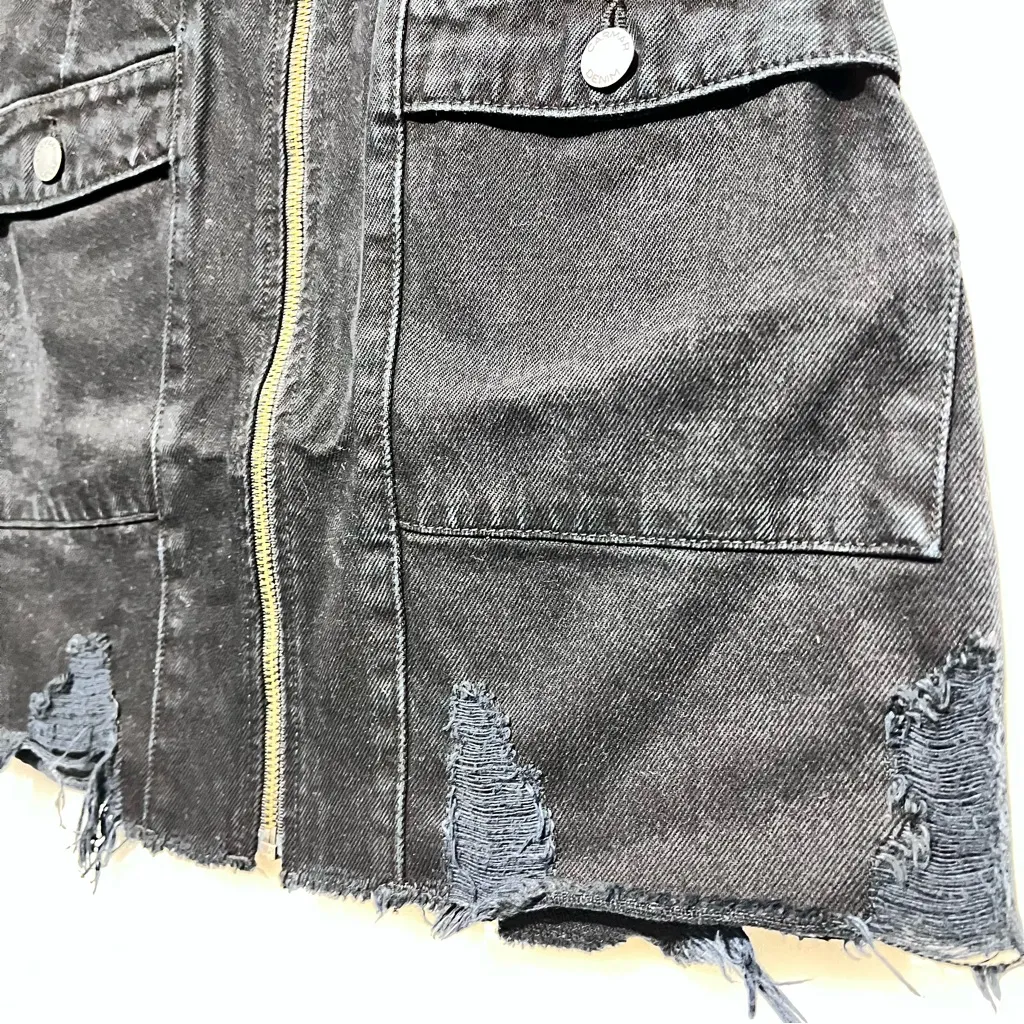 Carmar LF 24 black jeans skirt zip front cargo pockets Distressed - Image 4
