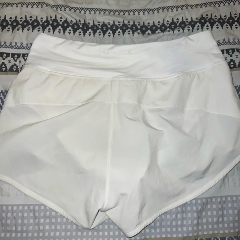 Lululemon white shorts with‎ mesh detail size 6 - Image 2