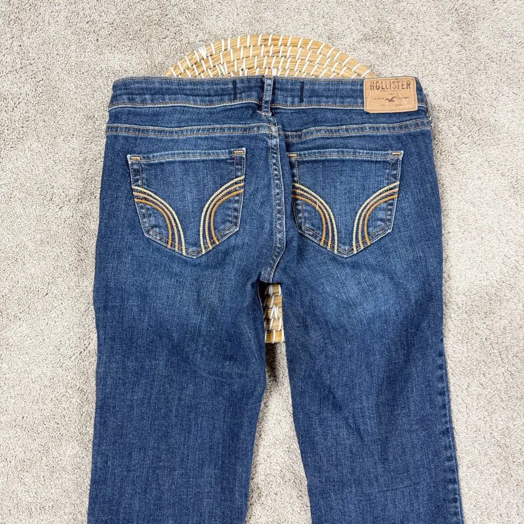Hollister Women’s Y2K Low Rise Boot Cut Jeans Embroidered in Medium Wash 26X33 - Image 7
