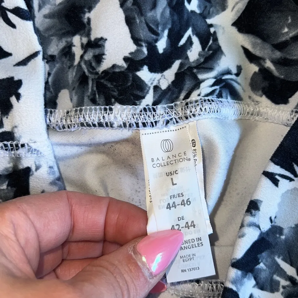 Balance Black Floral Print Capri Leggings - Image 3