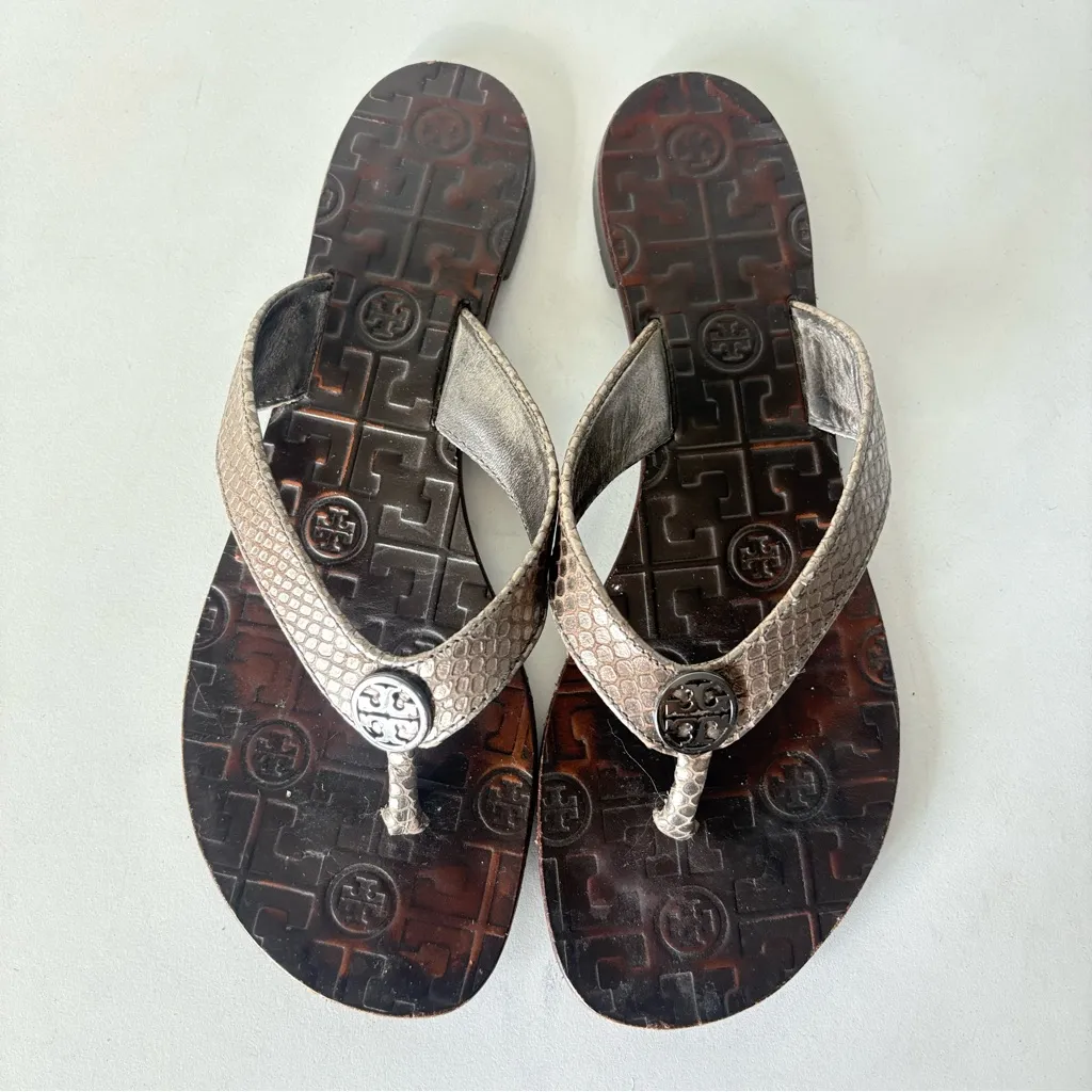 Tory Burch Thora Snake Skin Flip Flop Sandals Women’s Size 10 M Gunmetal Logo - Image 2