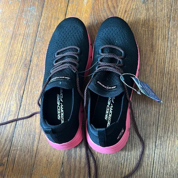 Skechers memory foam sneakers - Image 2