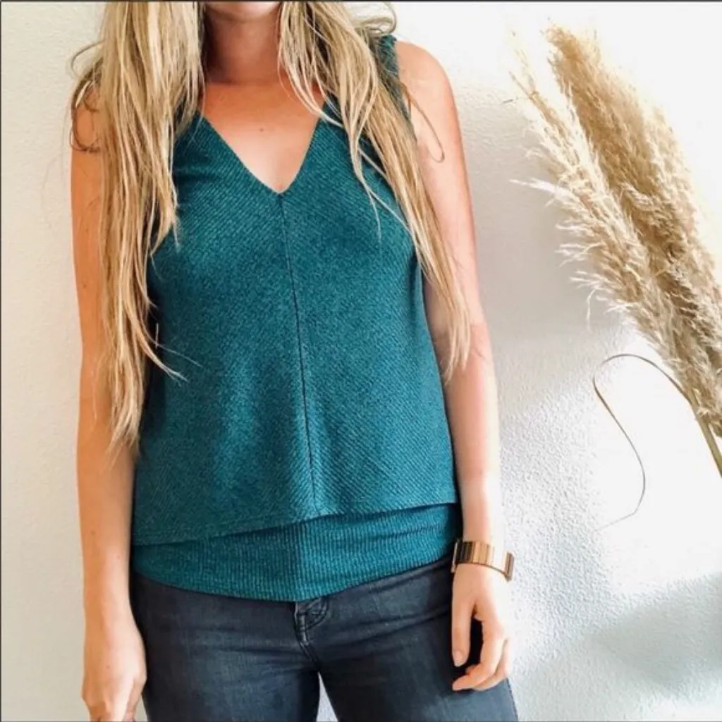 3 for $30 WHBM EUC Teal Layered sleeveless knit in xs - Image 4