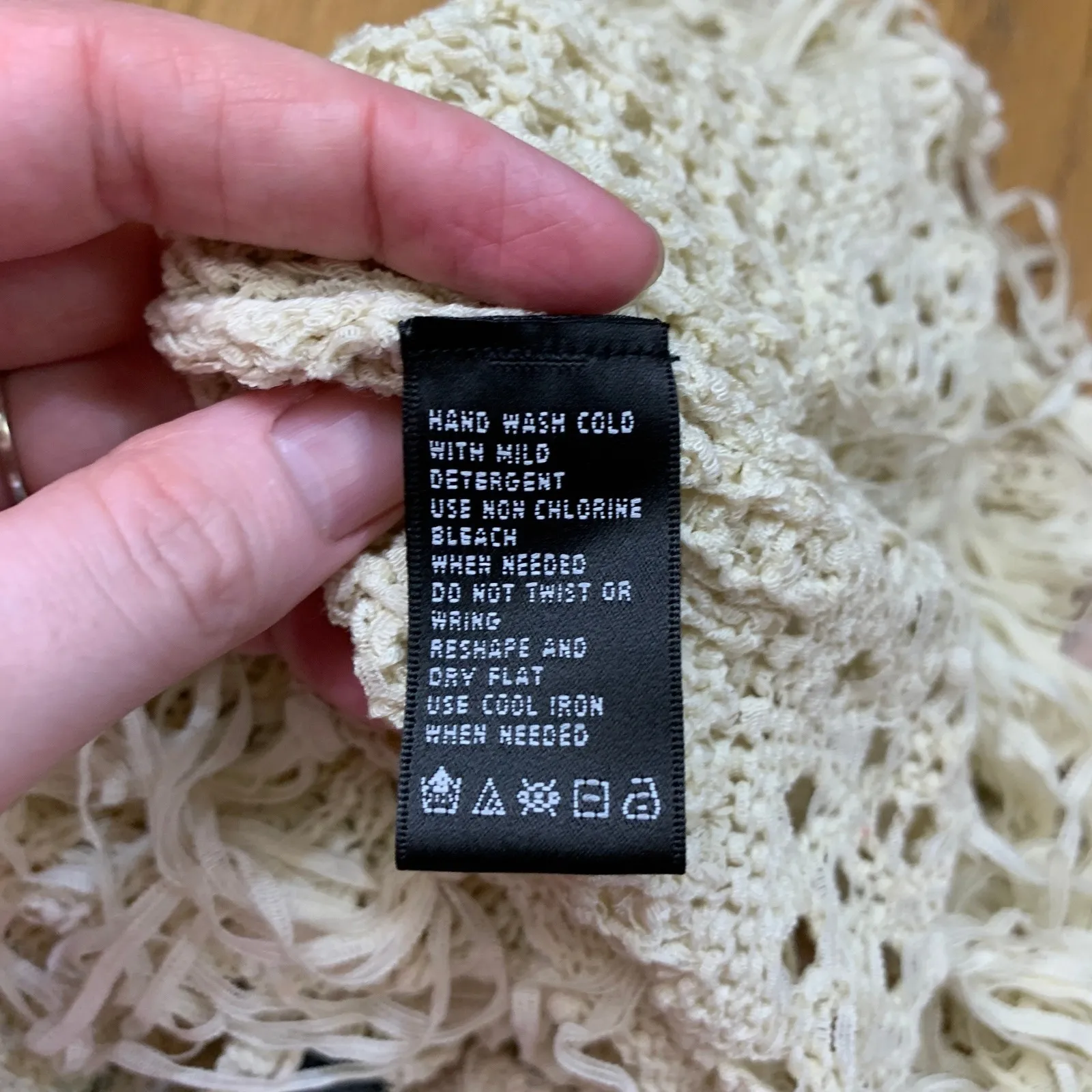 August Silk Tank Top Womens Size Medium Cream Open Knit Fringe Long Sleeveless - Image 8