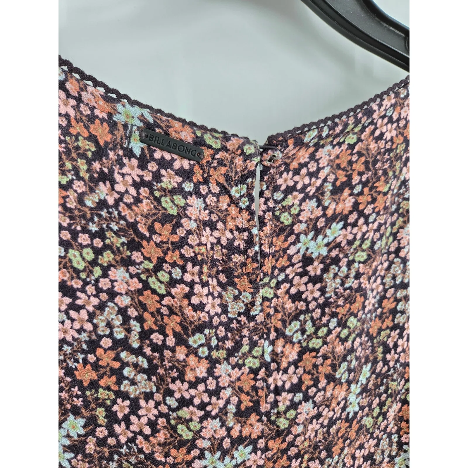 NWT Billabong Bright Skies Mini Dress Floral in Size  M - Image 10