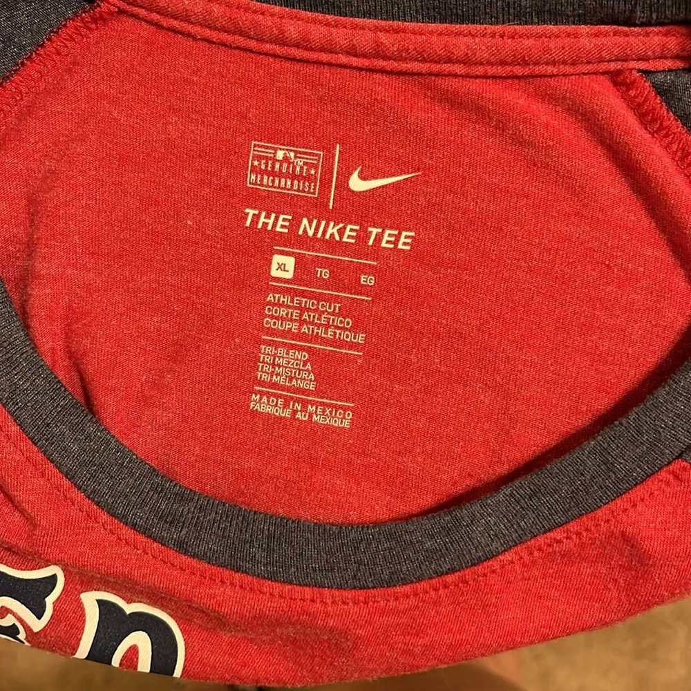 Boston Red Sox Quarter Sleeve Size XL - Image 3