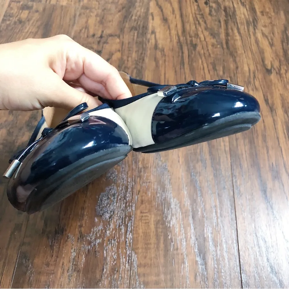 Vionic  • Spark Minna Ballet Flat slipper cap toe navy cream orthopedic - Image 9