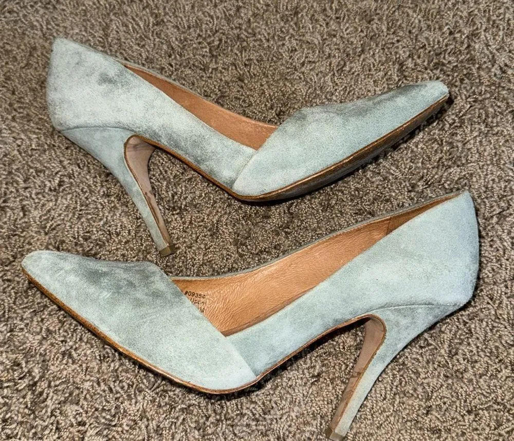 The New Pointy Heel Suede in Frosted Willow - Image 6