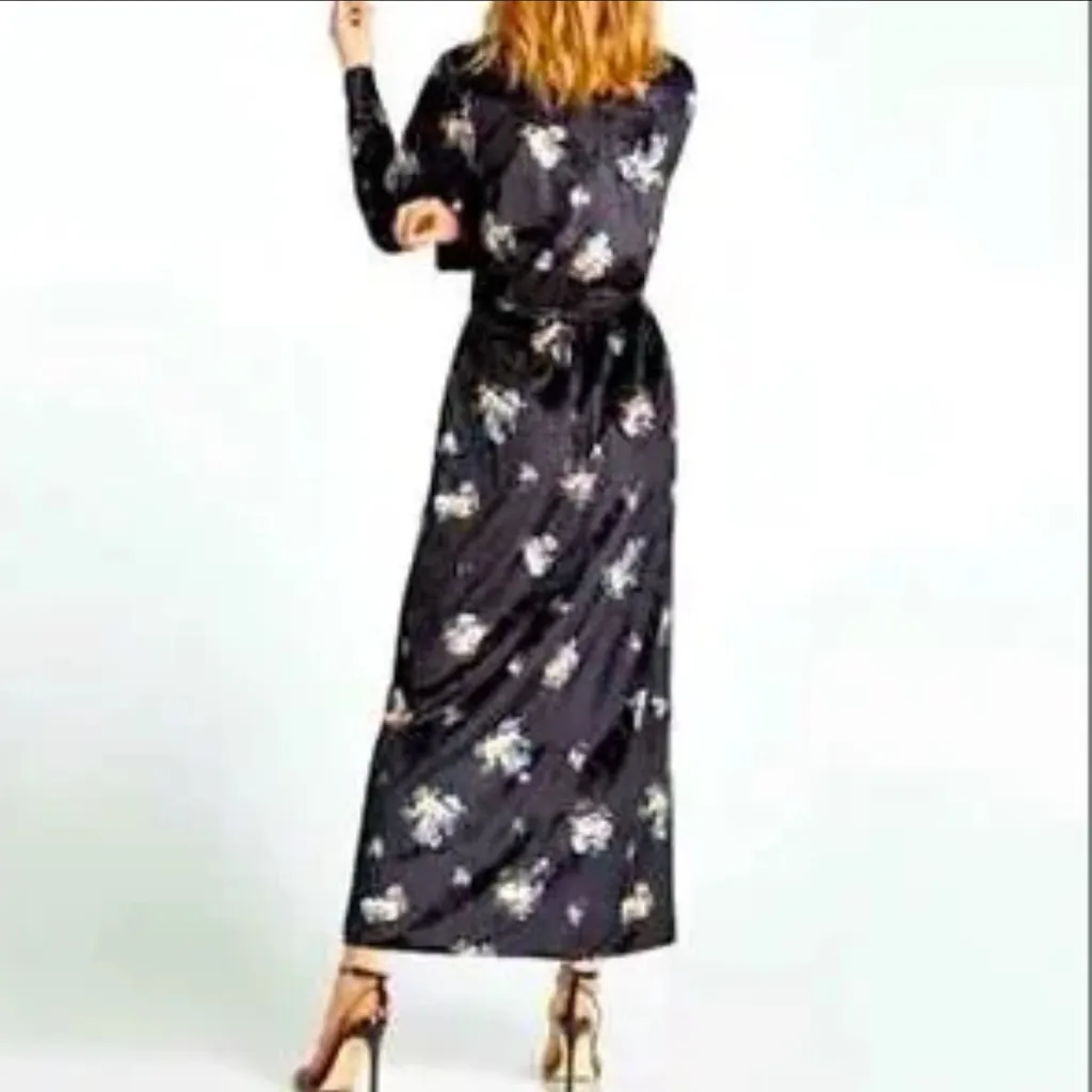 Zara Floral Print Velvet Robe Duster Wrap Tie Maxi Dress size small - Image 3