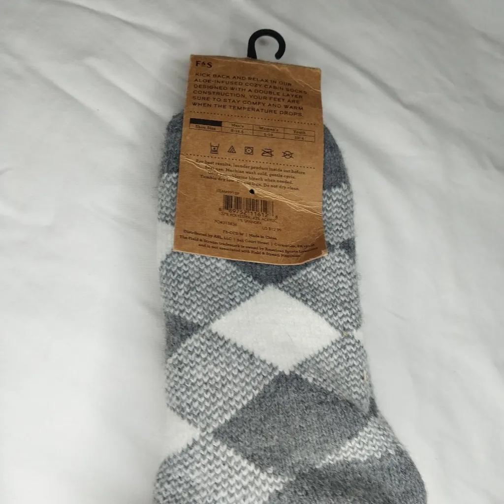Field & Stream Cozy Cabin Socks - Gray and White - Image 4