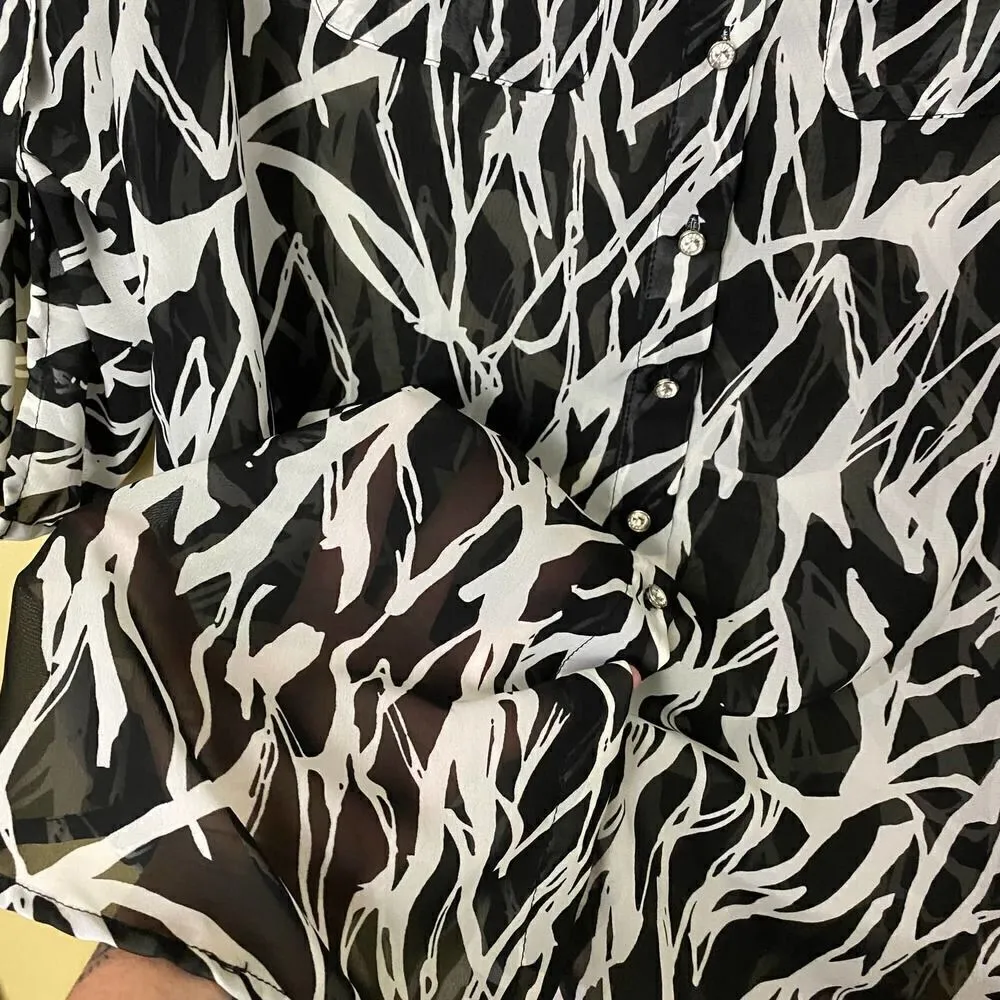 Sunny Leigh  Black & White Sheer Graphic Print Button Down Blouse Size Small - Image 4