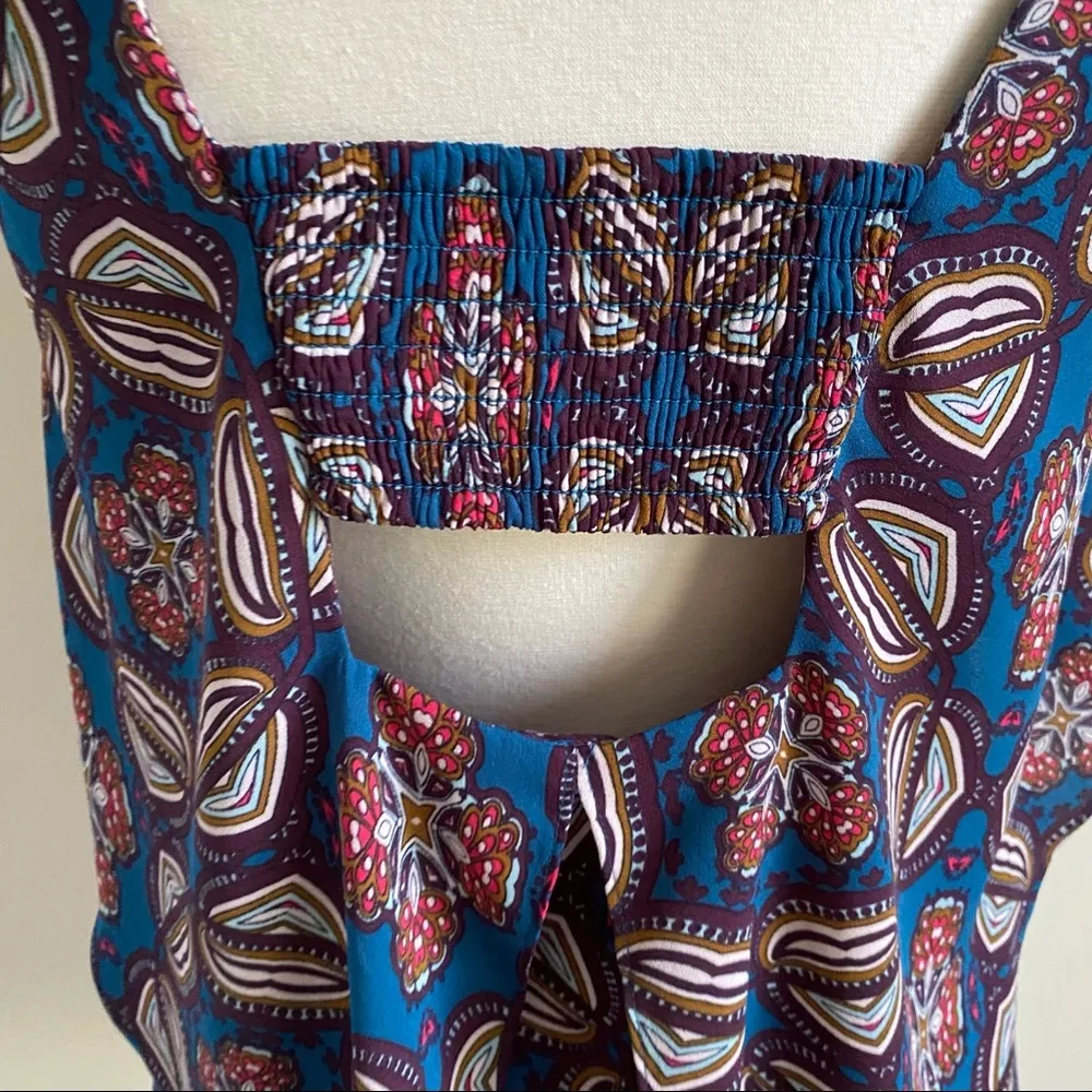 Chelsea 28 blouse  size Small with cutout back - Image 6