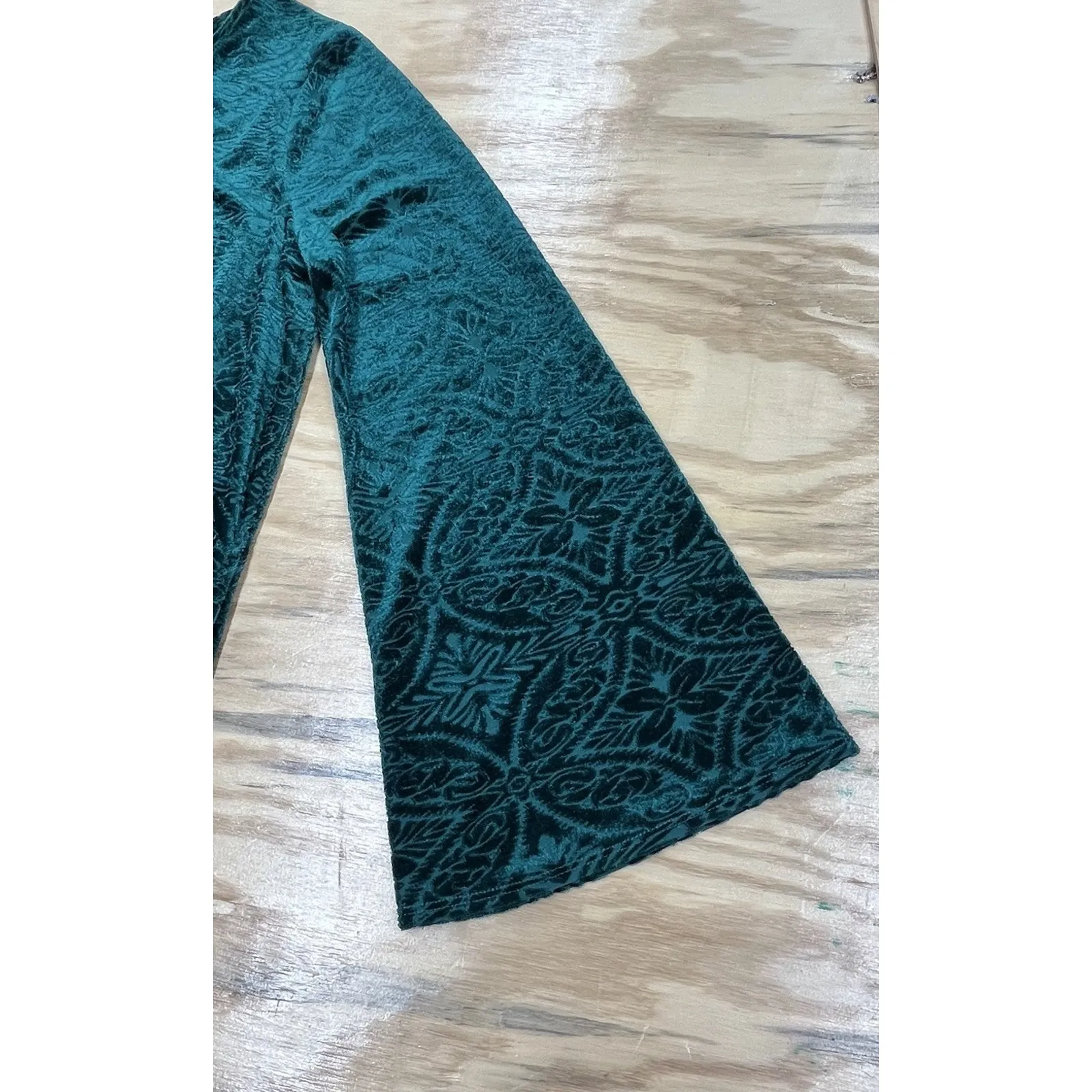 Cato Velvet Burnout Tunic Medallion Print Green Size Large Flowy Fairy Holiday - Image 4