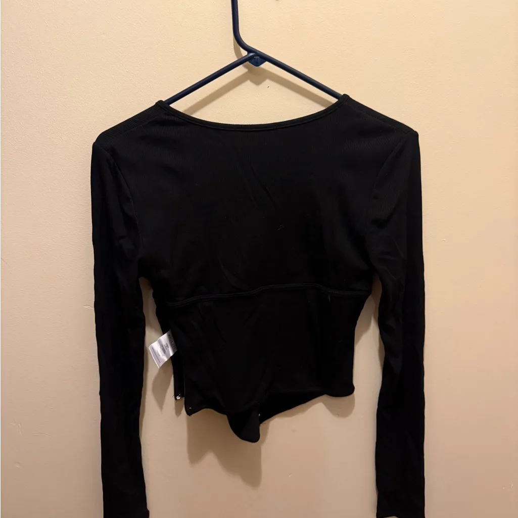 White Fox Boutique Black Long Sleeve Blouse - Image 2