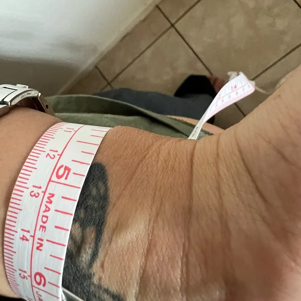 Vintage Bulova Watch Women’s Ladies Silver  Mesh Buckle Band 1977 Manual Wind 6" - Image 13