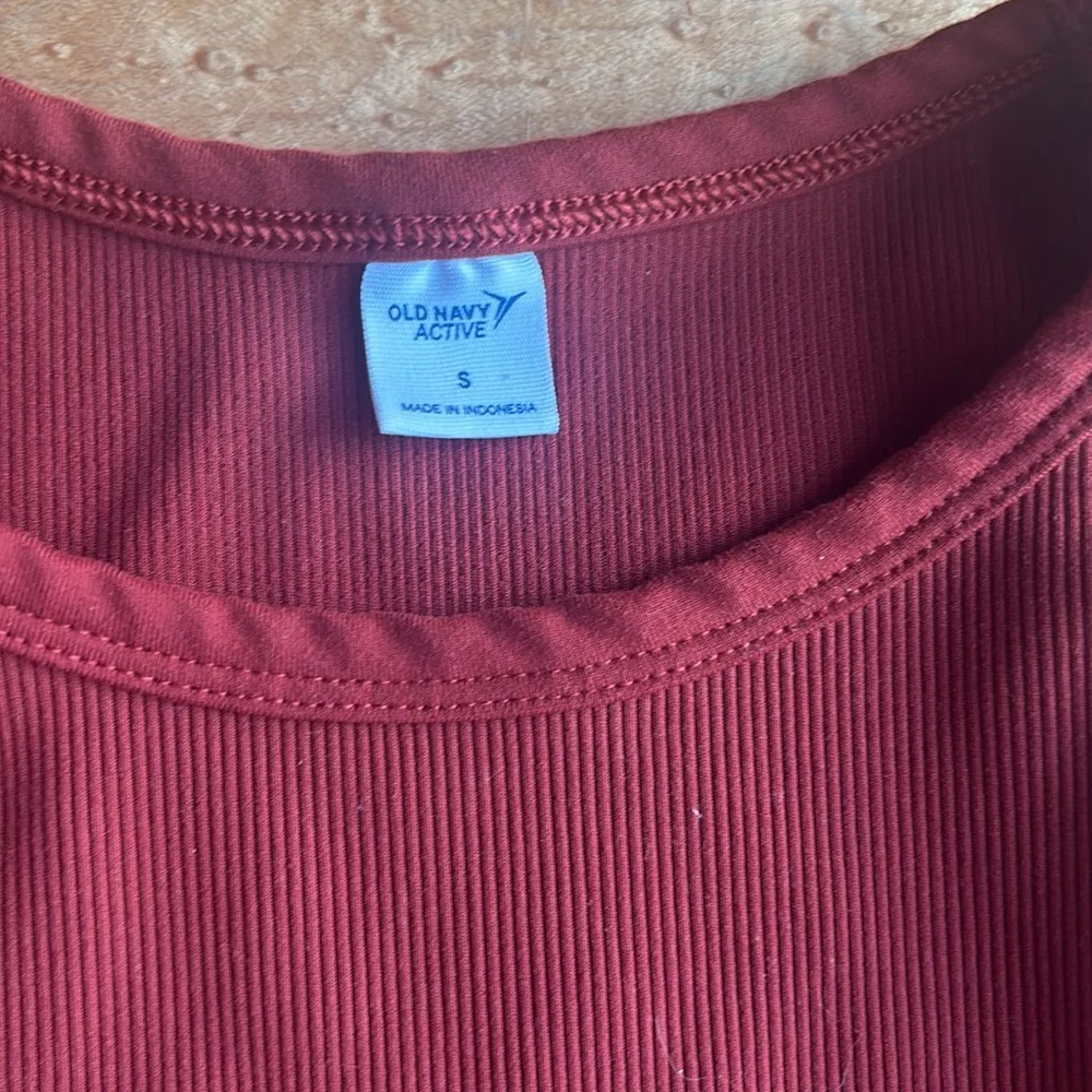 Old Navy  active tank top - Image 3