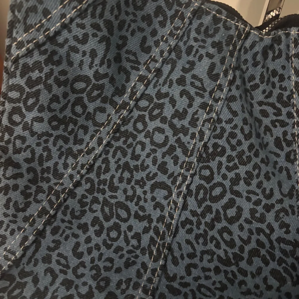 NWOT denim leopard print crescent bag Blue - Image 4