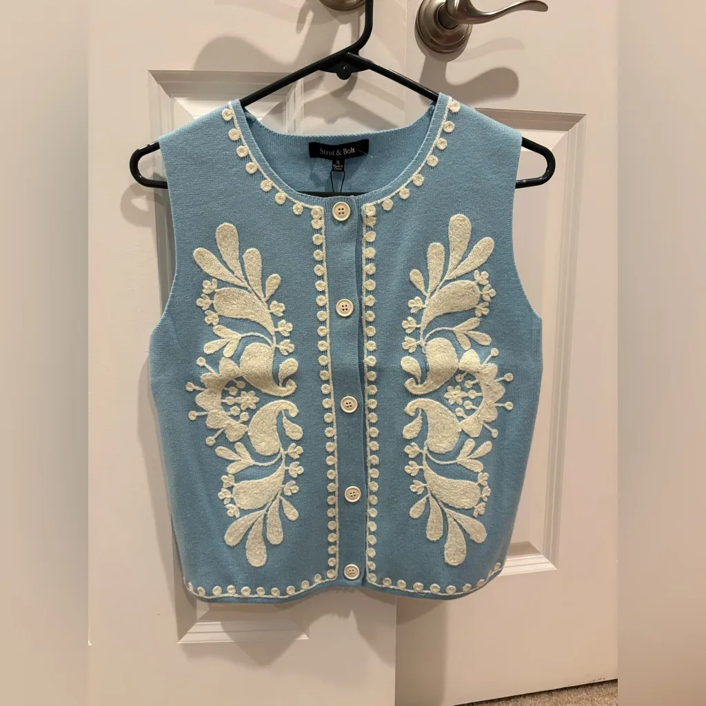 NWT Blue Embroidered Vest Size Small Button Up Boho Boutique - Image 2