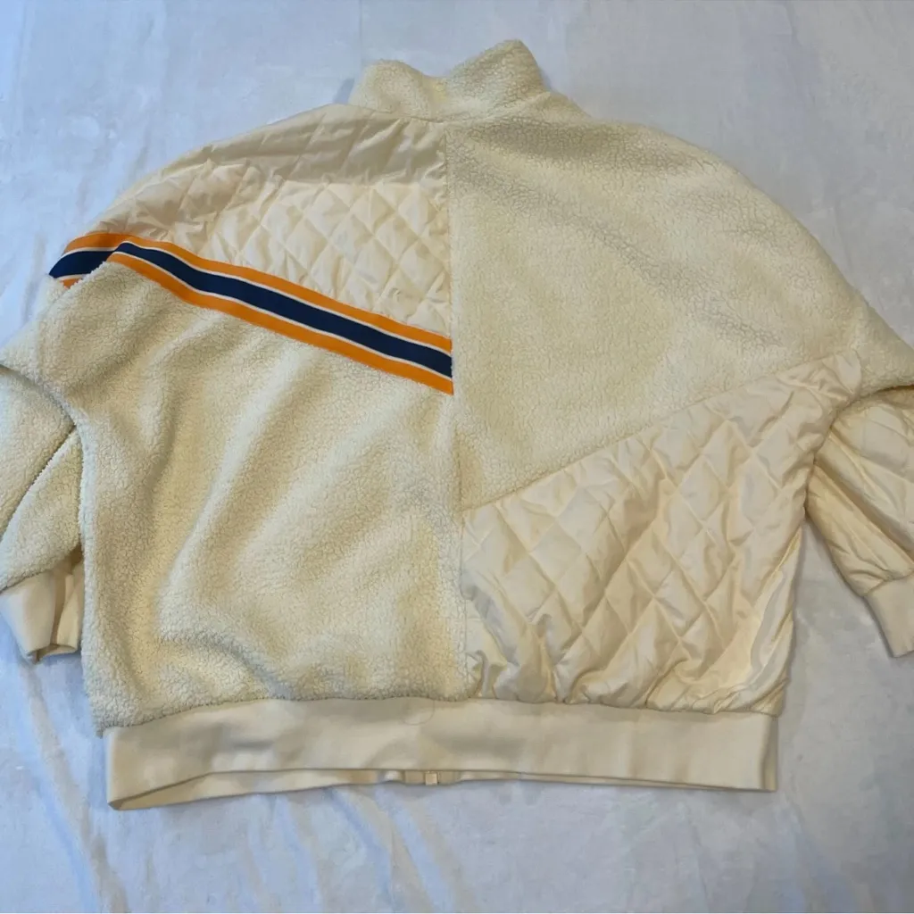 Nike Women’s Sz L Sherpa Sportswear Full Zip Track Jacket - Image 3