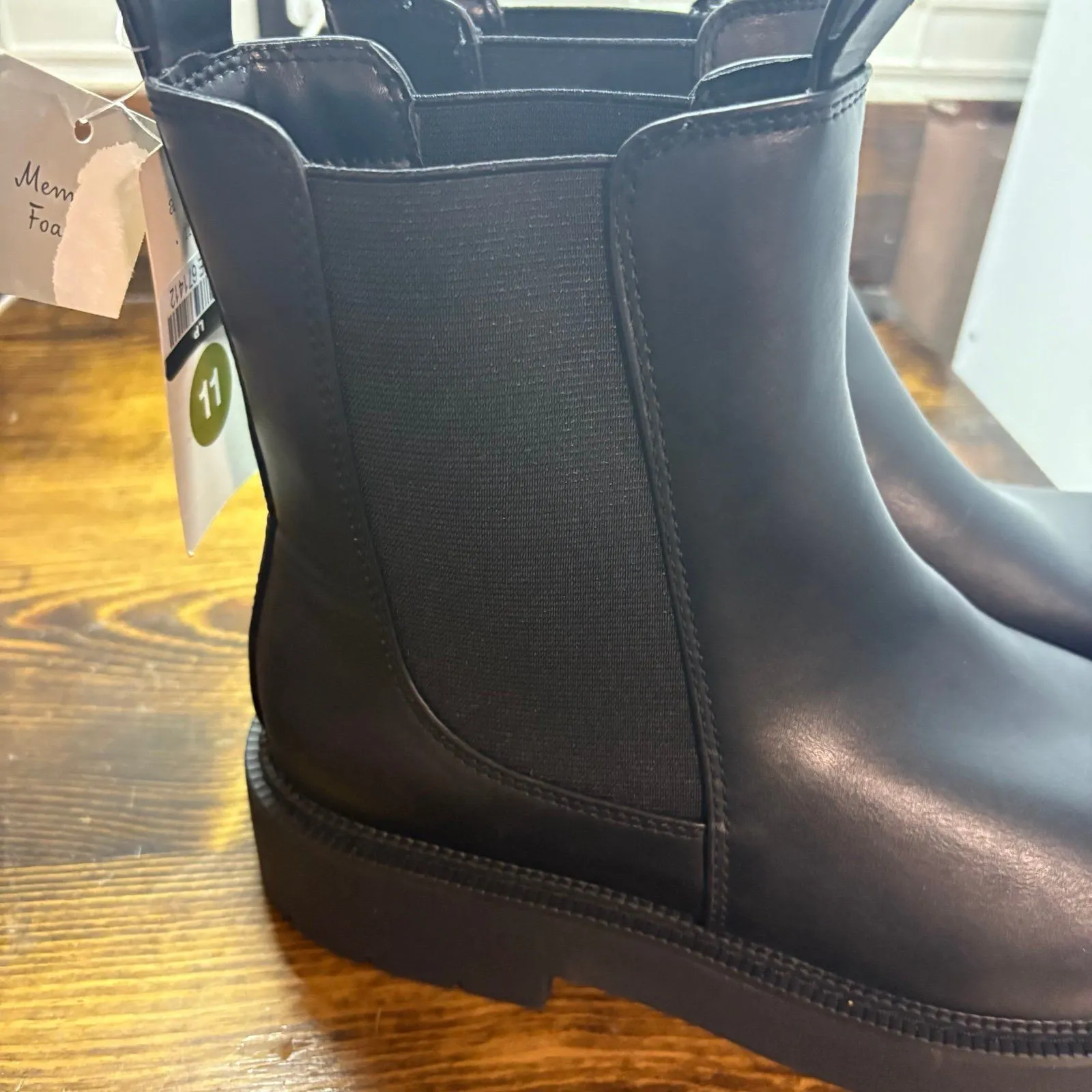 A‎ New Day Black Boots Size 11 - Image 5