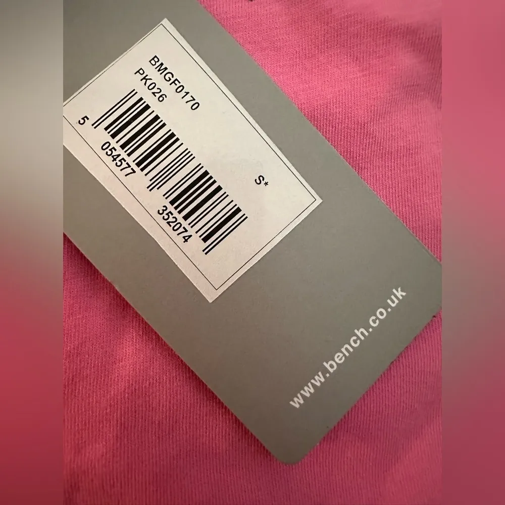 NWT Bench Pink Graphic T-Shirt - Image 5