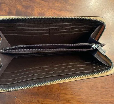 Coach Skinny Wallet - Image 3