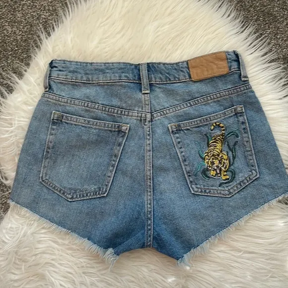 Women’s H & M “hola chica” jean shorts 4 - Image 2