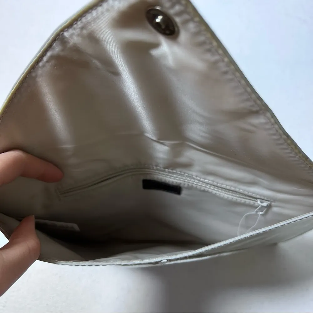 H&M Silver Metallic Large Envelope Clutch - Image 10