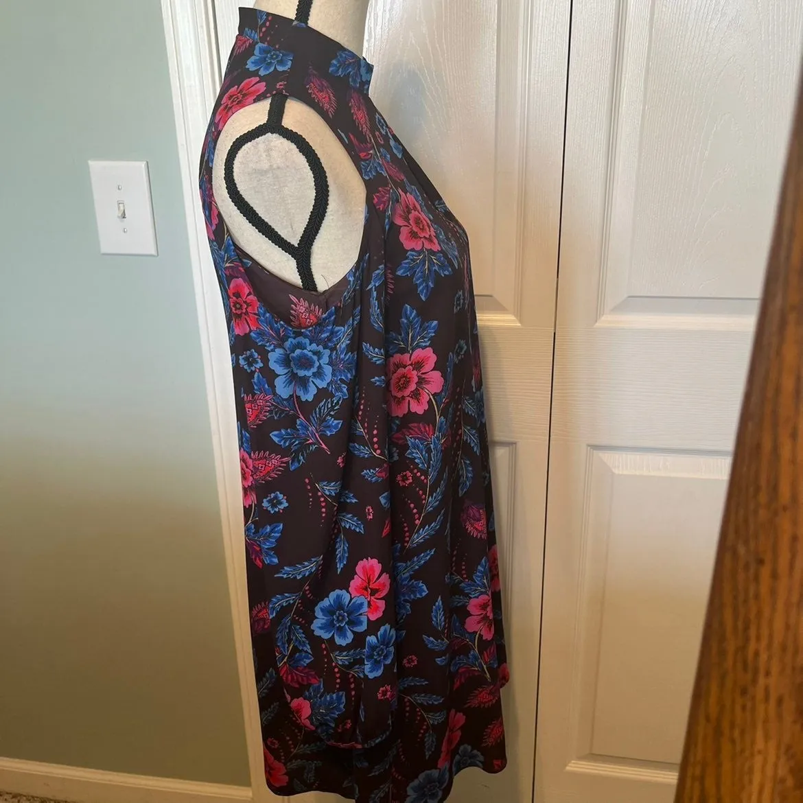 Everly Purple Blue Pink‎ Cold Shoulder Long Sleeve High Neck Keyhole Dress Small - Image 8