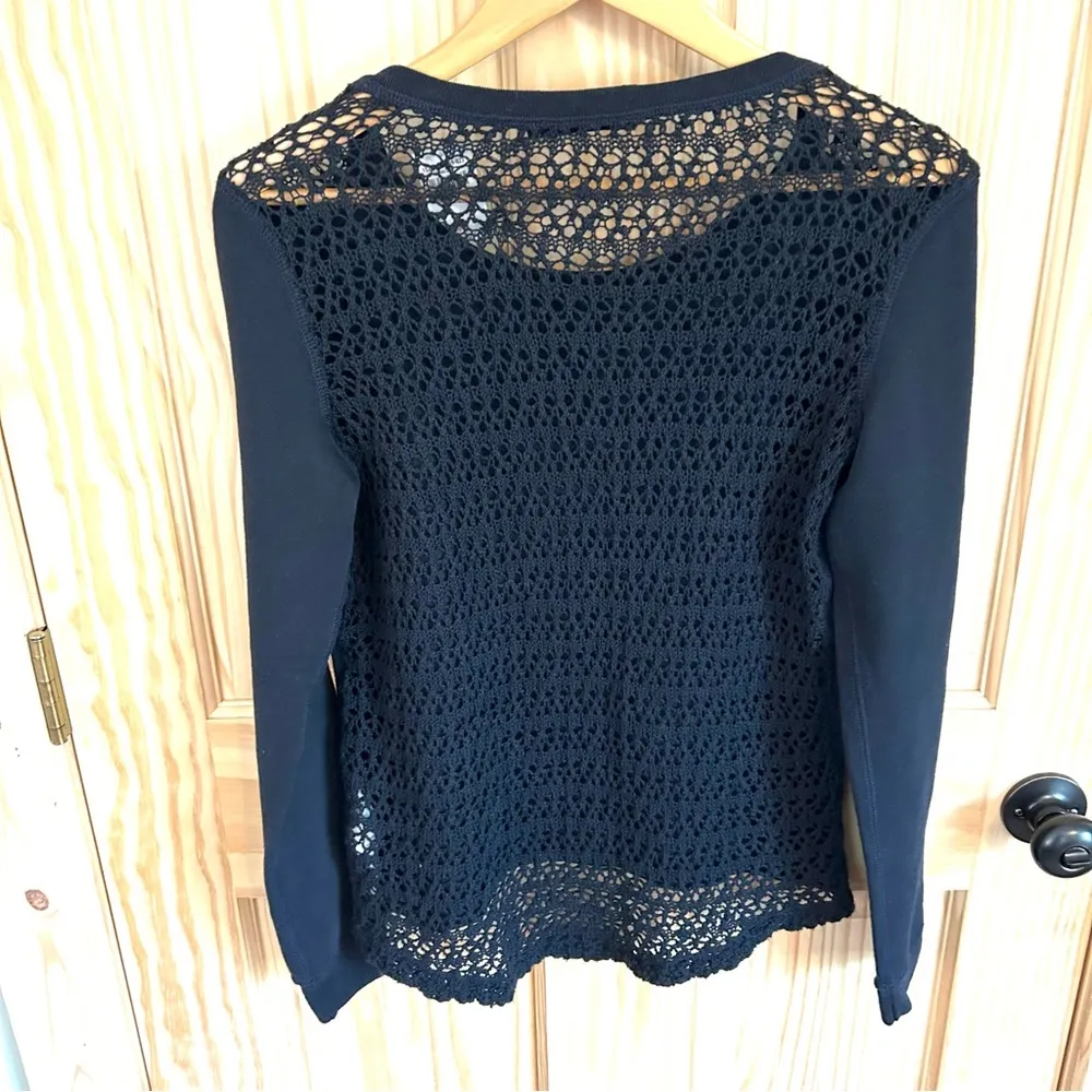 Abercrombie & Fitch Navy Crochet Back Sweatshirt. Size XS. - Image 2