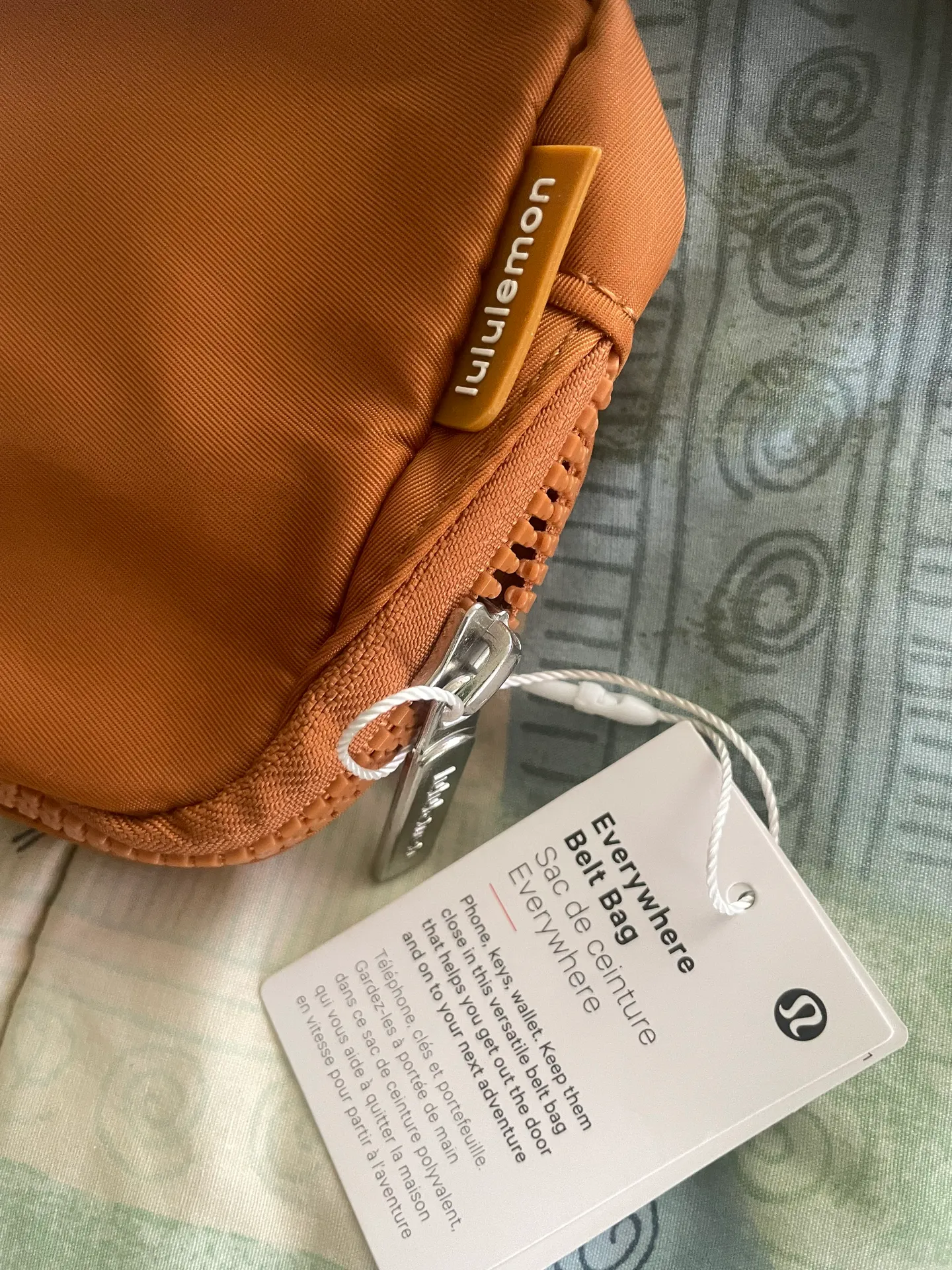 Crossbody Everywhere Bag 1L Burnt Caramel - Image 2