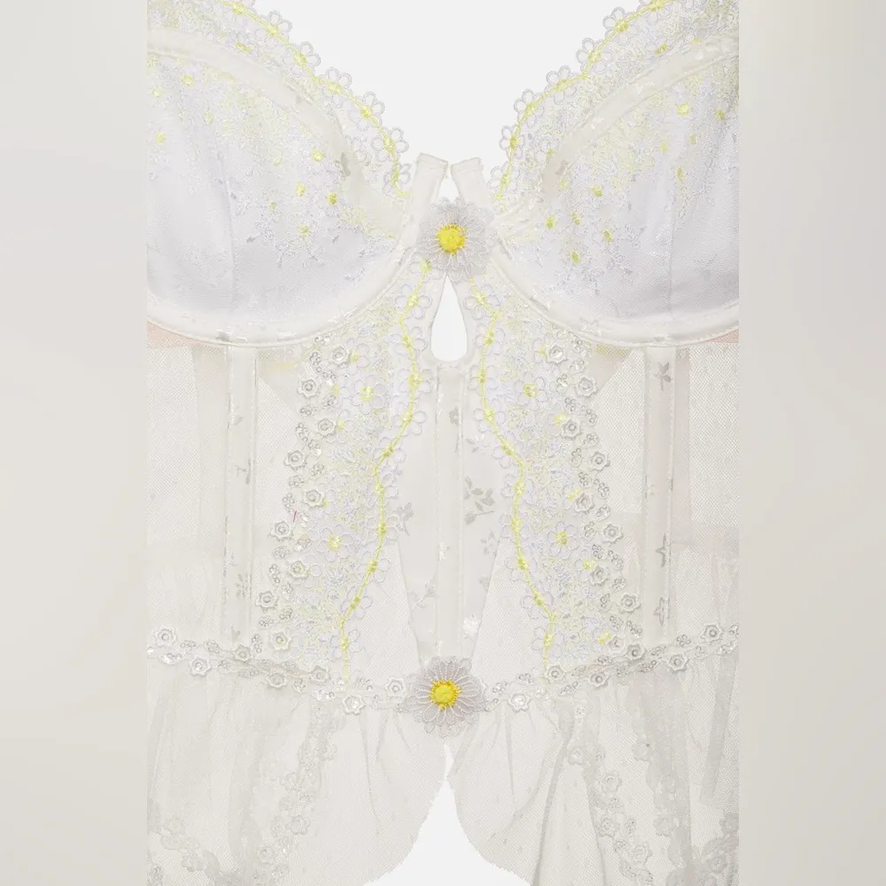 NWT FL&L 3D daisy bustier - Image 4